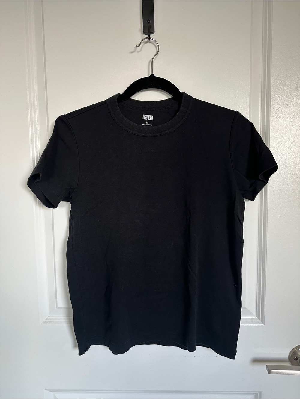 Uniqlo Black Short Sleeve Crew Tee - Classic Fit